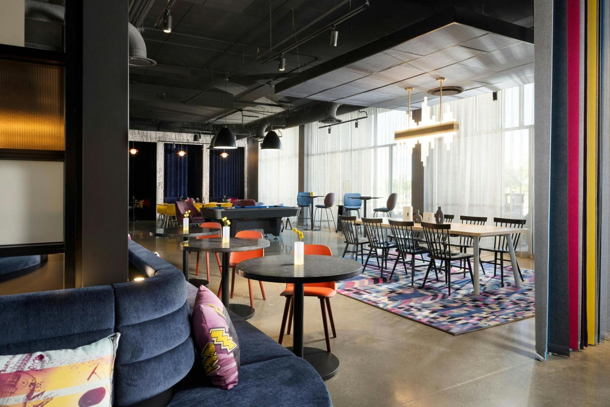 Aloft Waukee Hotel ภายนอก รูปภาพ