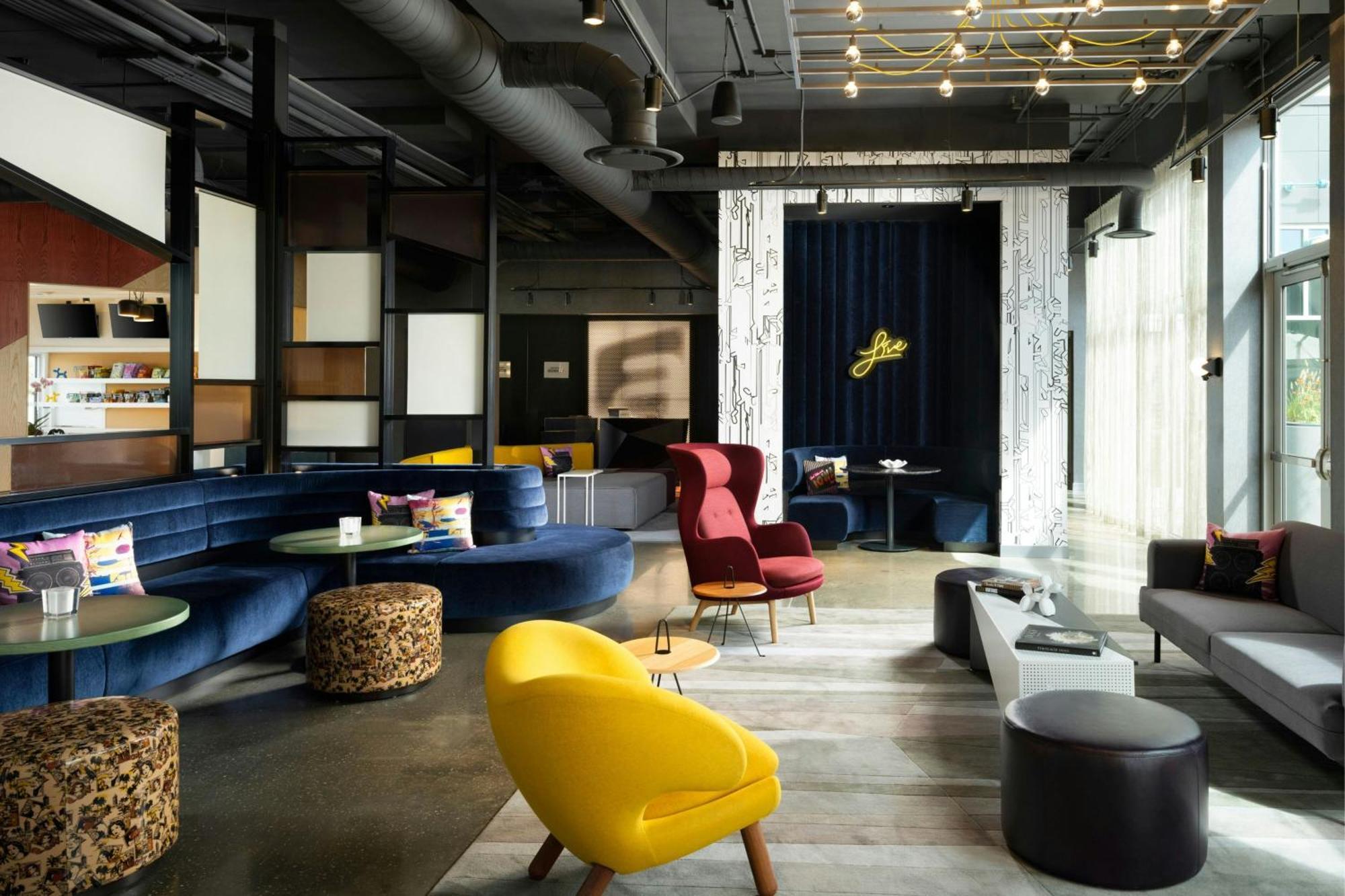 Aloft Waukee Hotel ภายนอก รูปภาพ